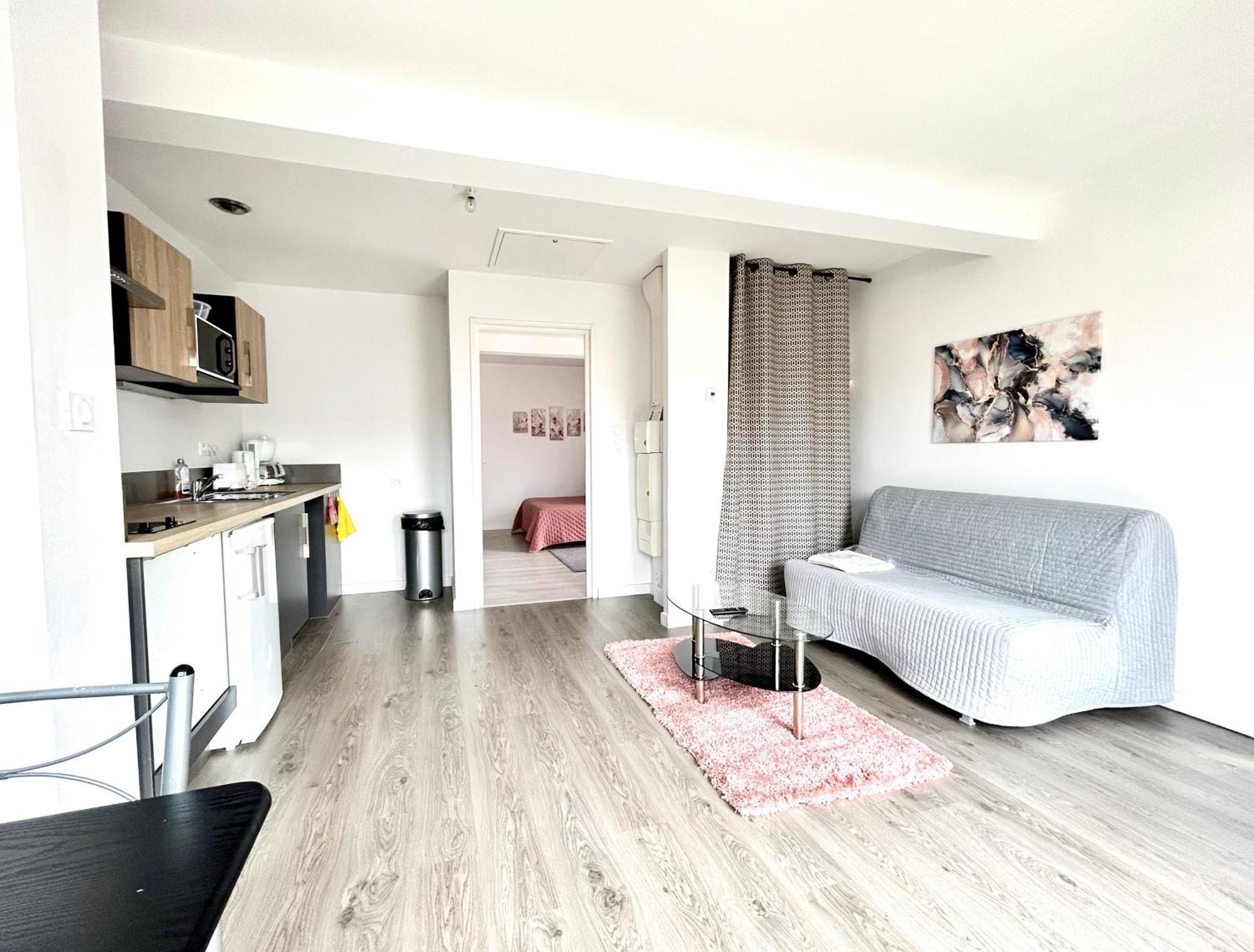 Du Vignoble A L'Atlantique - Residence Montifault Gites Du 2 Au 3 Pieces Le Pallet 外观 照片